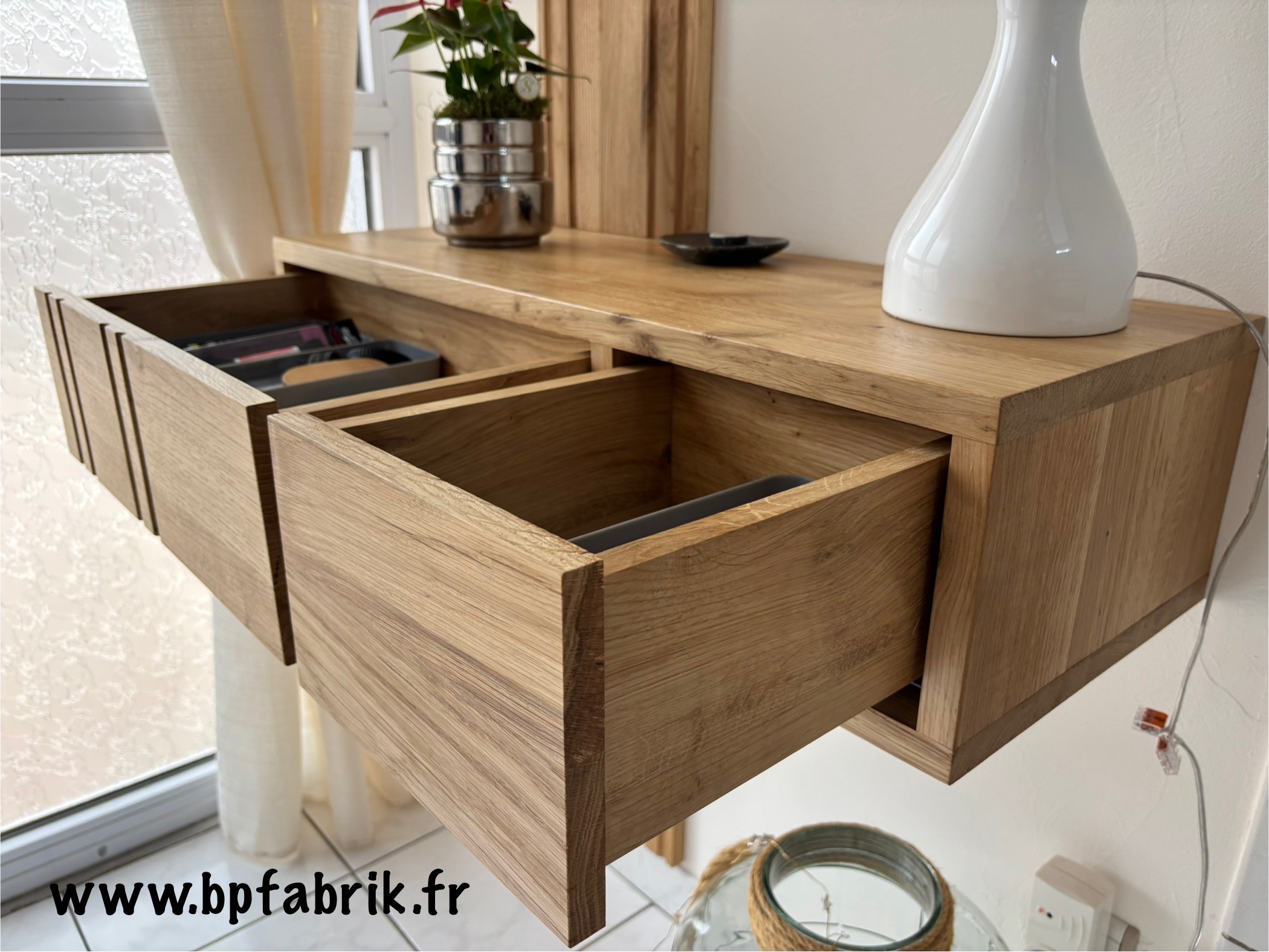 Meuble suspendu en chêne massif : " Le suspendu "