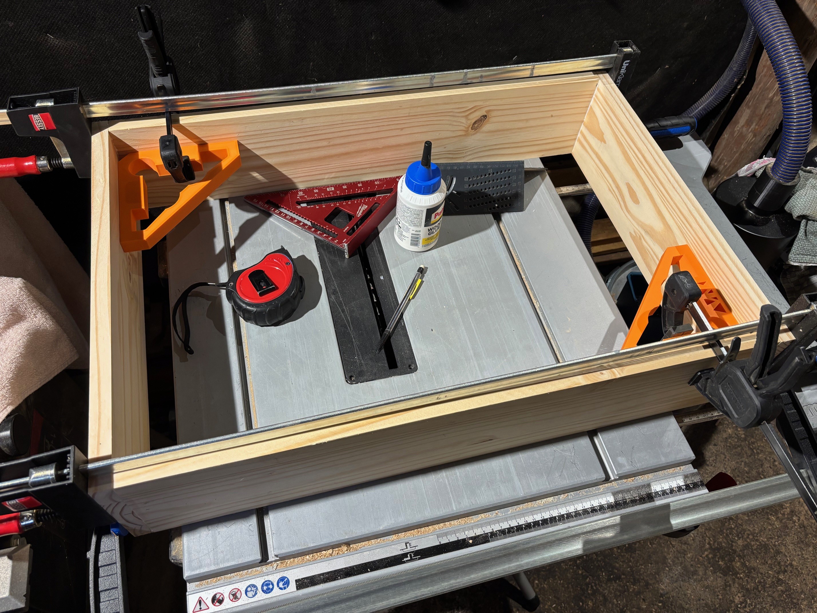 Equerres de montage à 90°