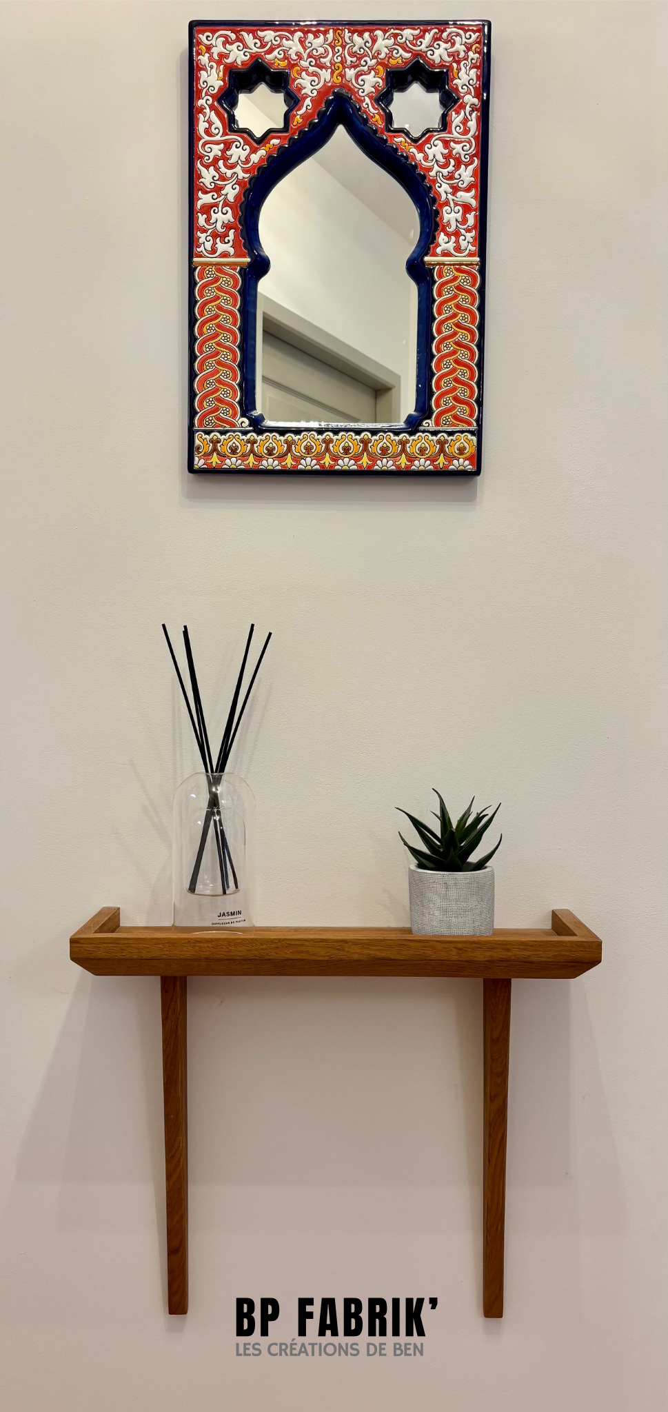 Etagère murale : " L'élégante "