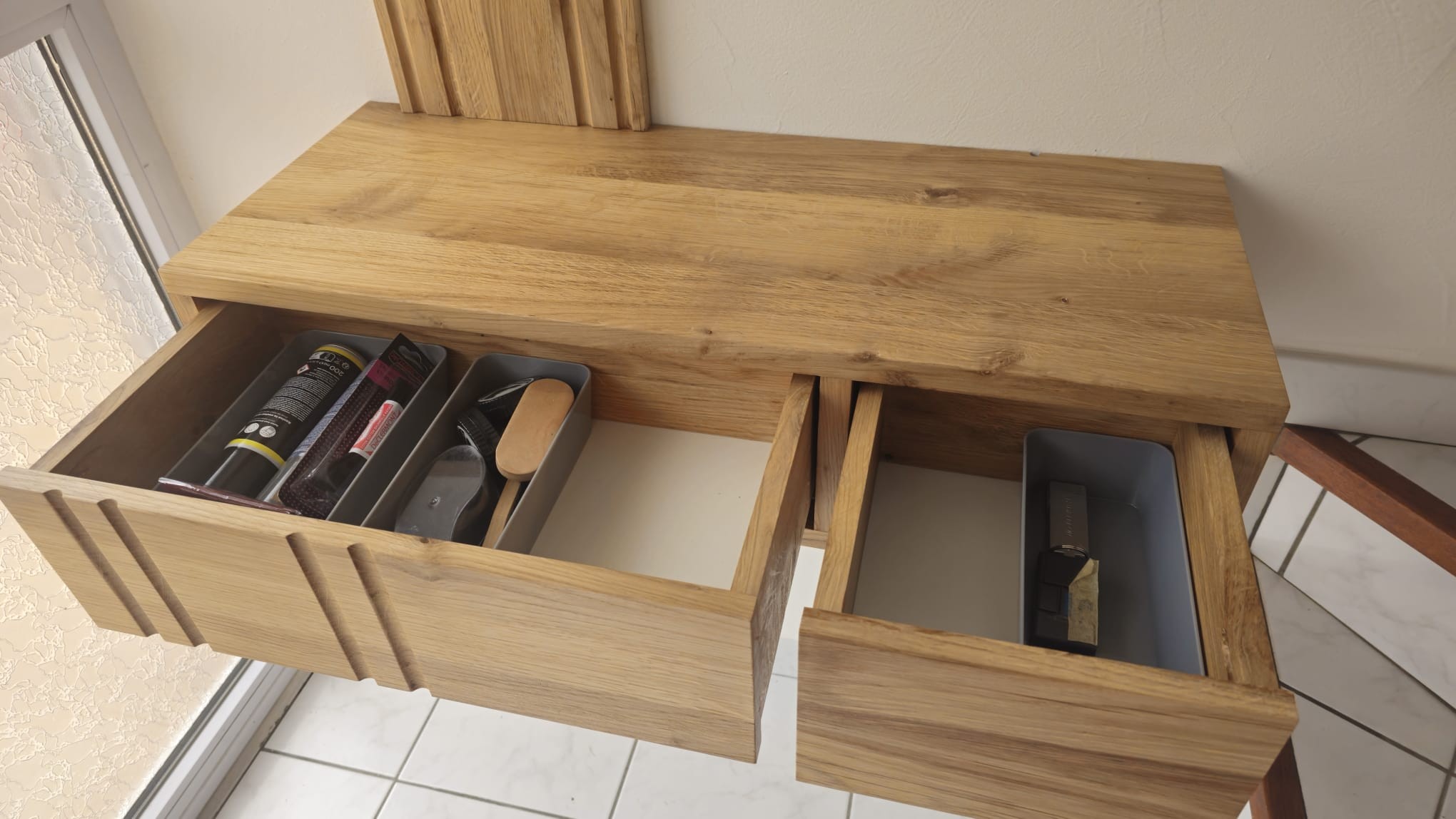 Meuble suspendu en chêne massif : " Le suspendu "