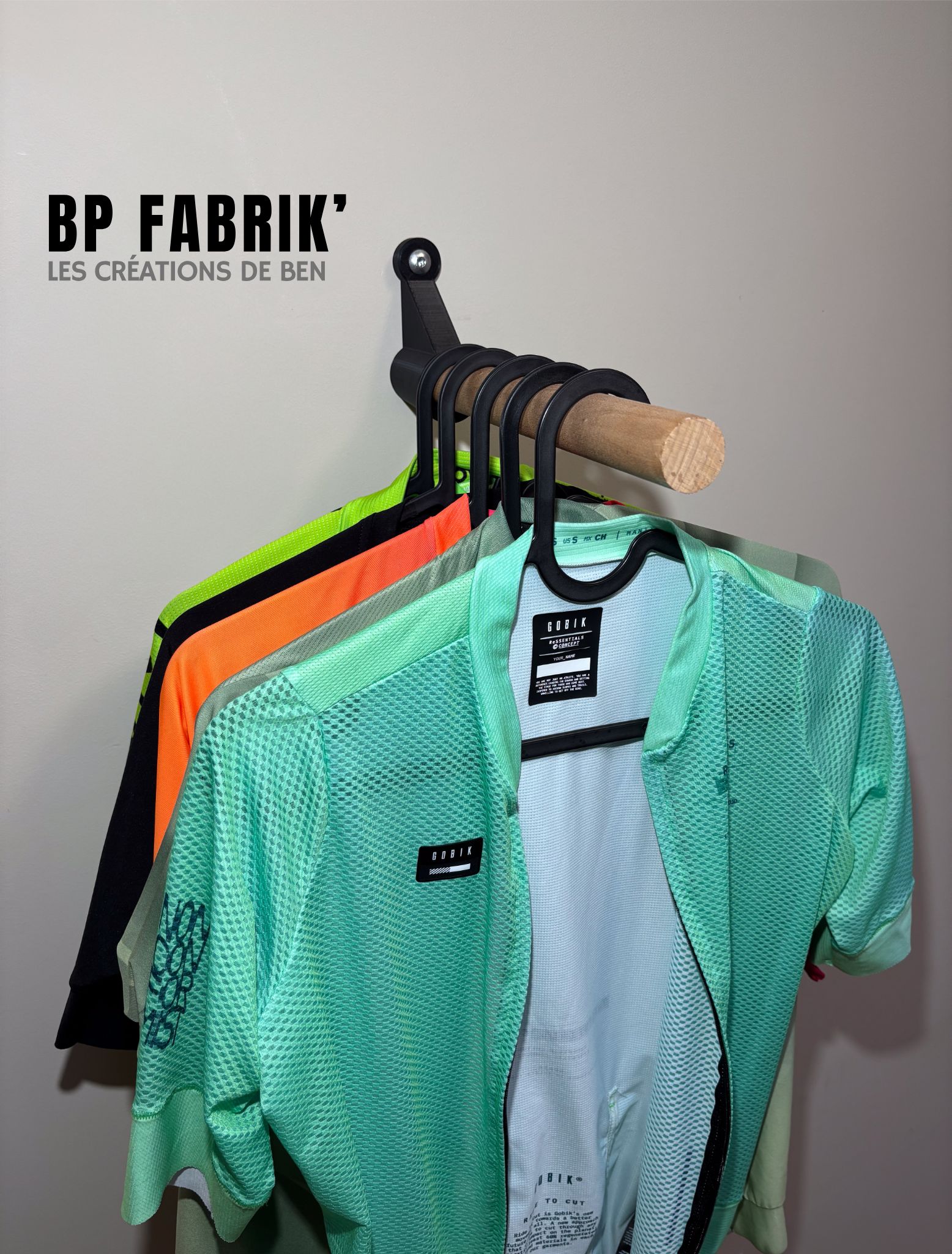 Range cintres M | Maillots & Divers