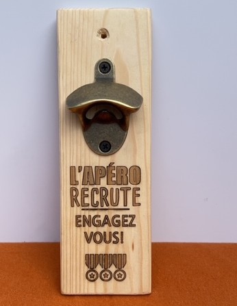 Décapsuleur mural "Apéro"