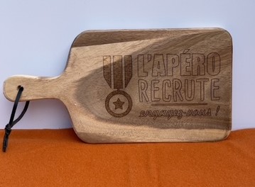 Kit apéro en acacia – La tradition revisitée avec style