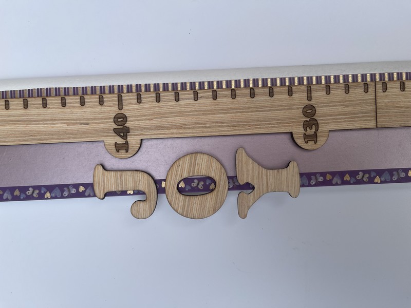 Toise personnalisable garçon ou fille 60-150 cm en bois