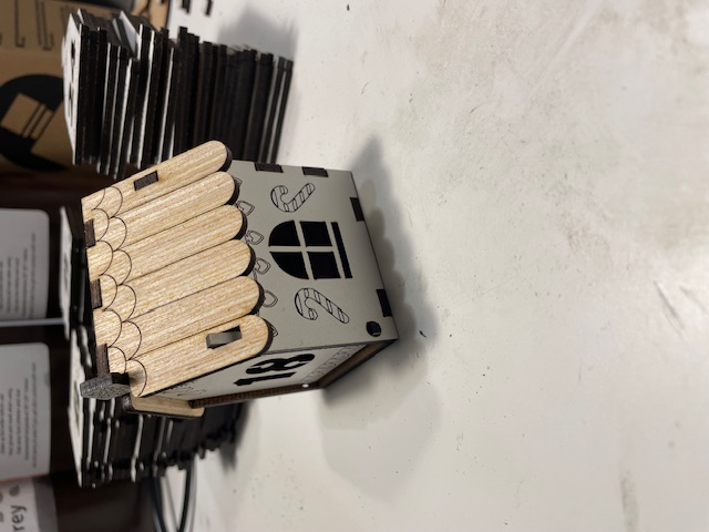 Calendrier de l'avent (village de Noël en forme de sapin)