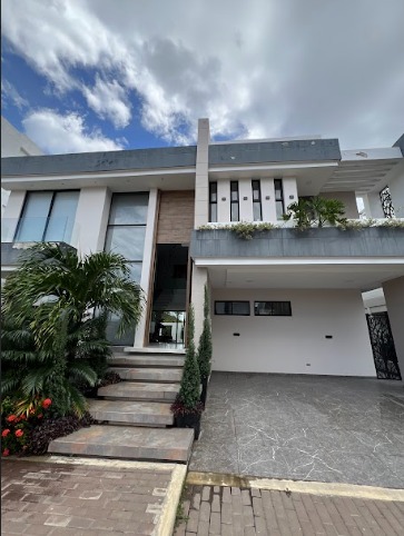CASA ESPECTACULAR TENNIS PARK 330 METROS POR SOLO 1.300 millones