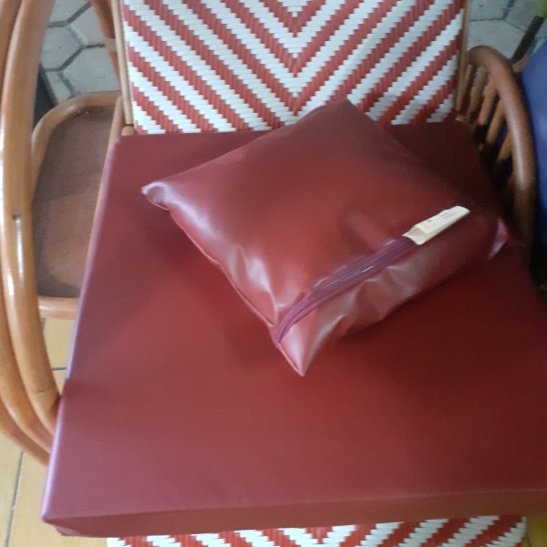 Bantal Sofa Mobil Kulit Waterproof
