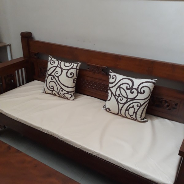 Alas Duduk Kulit Custom