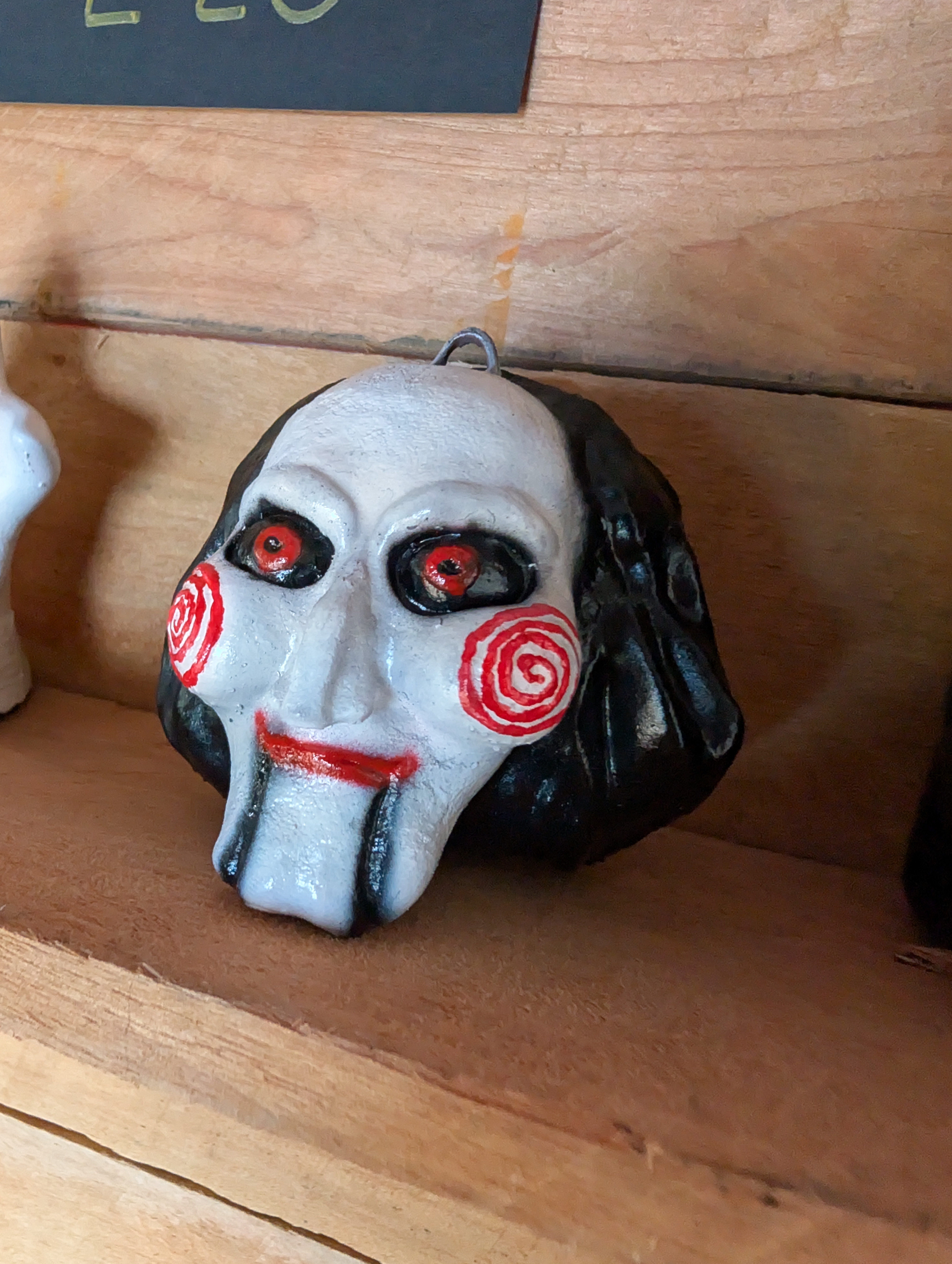 Swinging Skulls