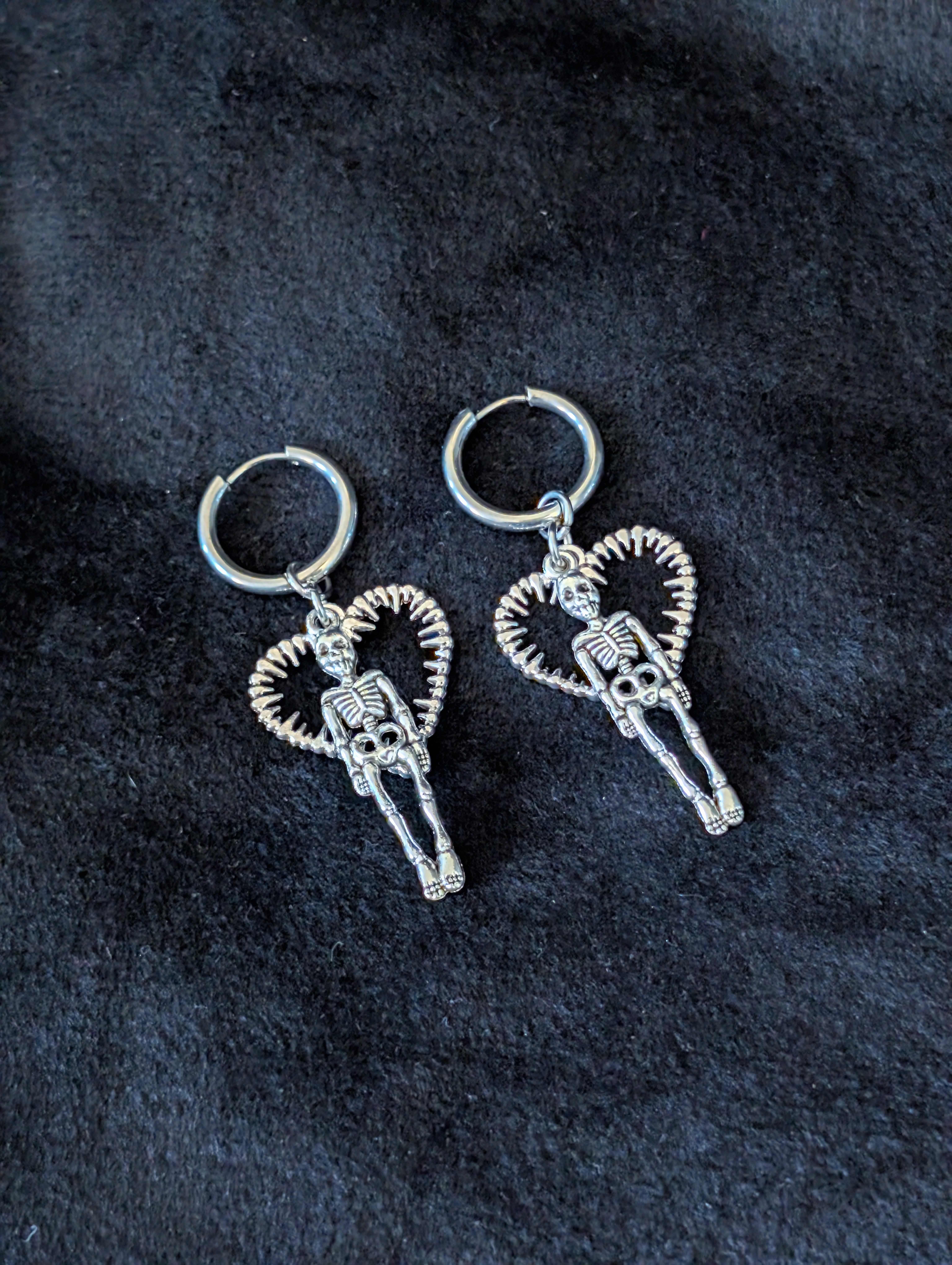 Mortem Amare Earrings