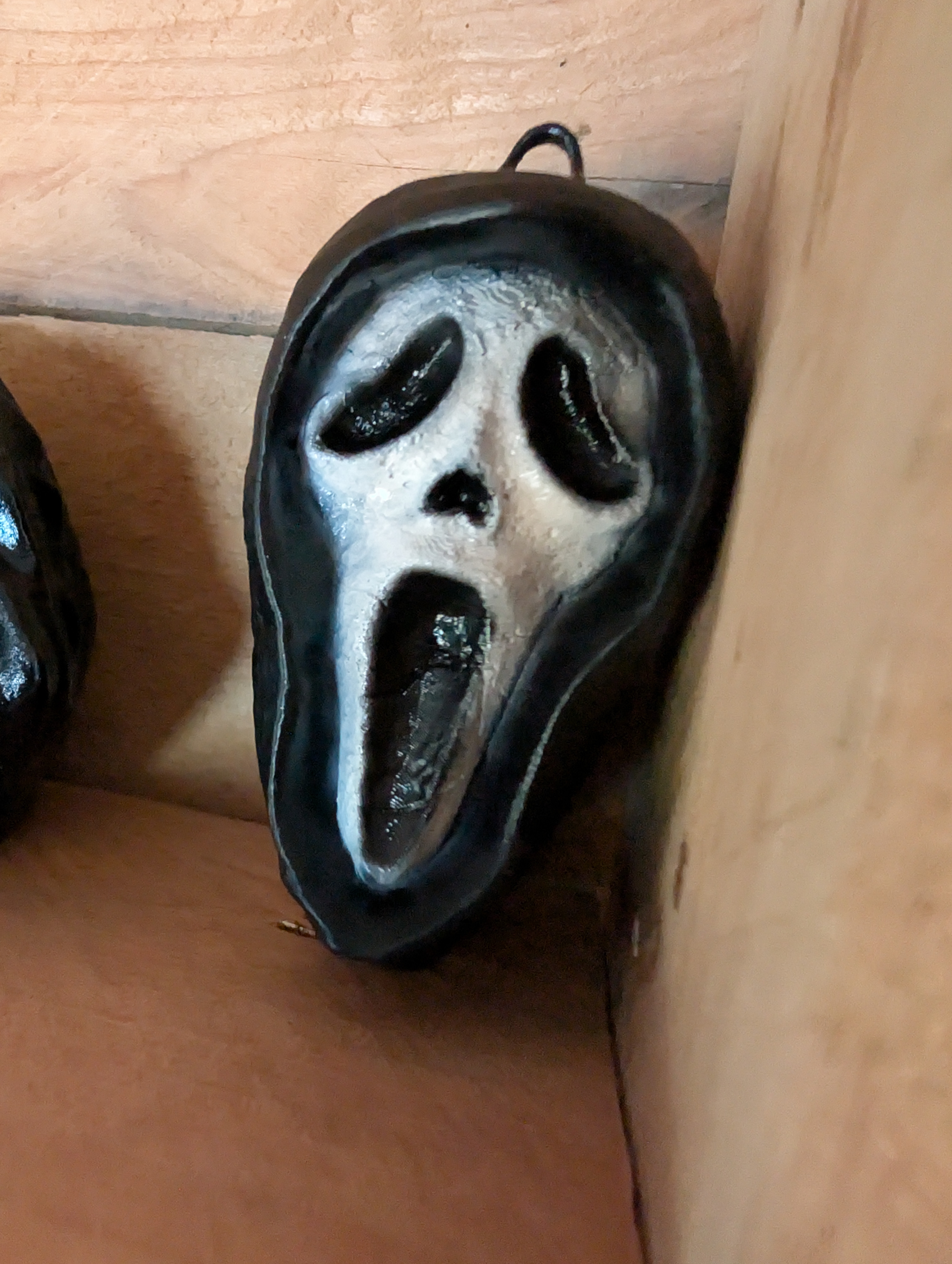 Swinging Skulls