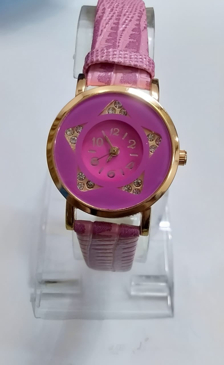 Women's Pink Wristwatch Stylish 