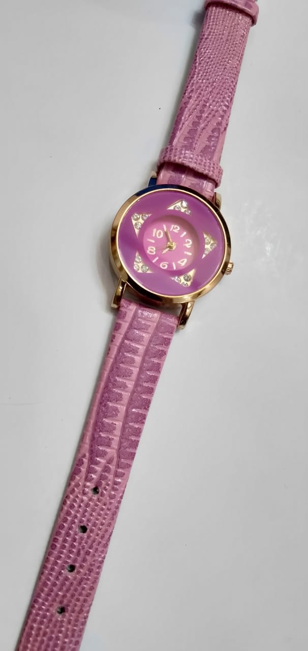 Women's Pink Wristwatch Stylish 