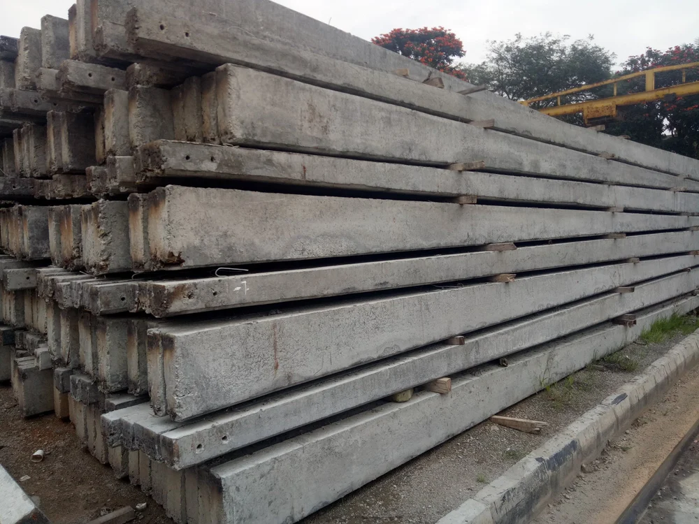 8 Feet RCC Fencing Poles