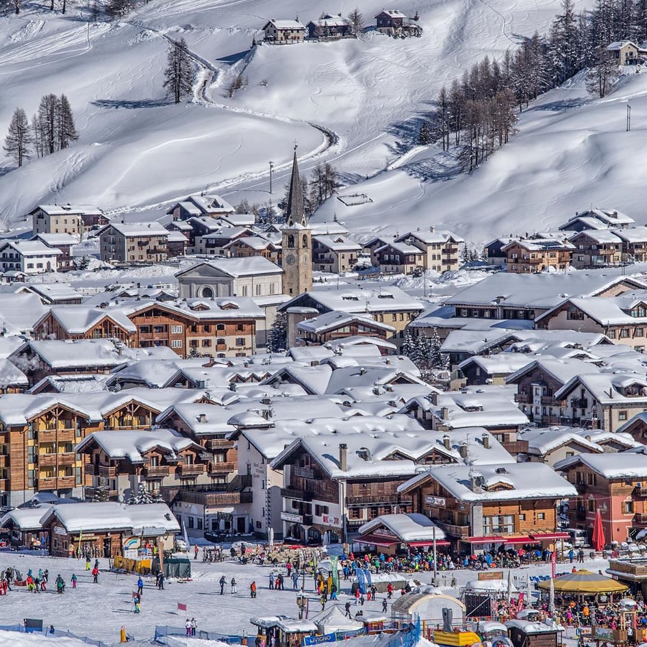 06/12/25 - LIVIGNO: NATALE TRA LE MONTAGNE E LA MERAVIGLIA