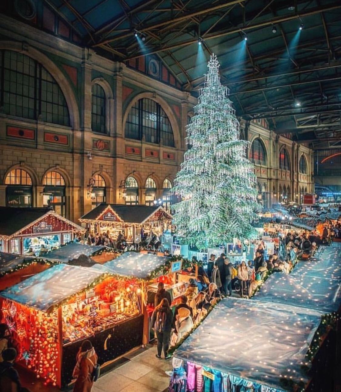 23/11/25 - "ZURIGO: TRA VICOLI STORICI E LUCI DI NATALE"