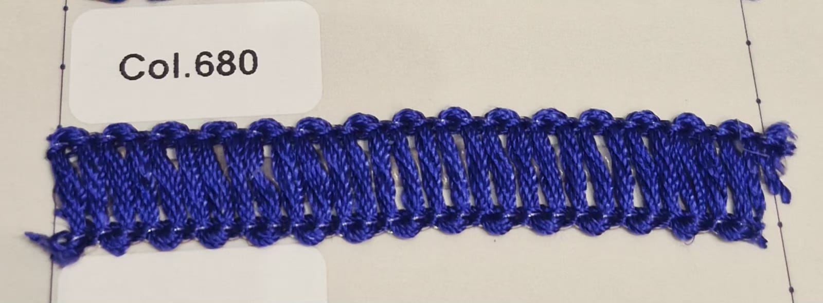 IB0680 Madeja de seda para flecar azulina