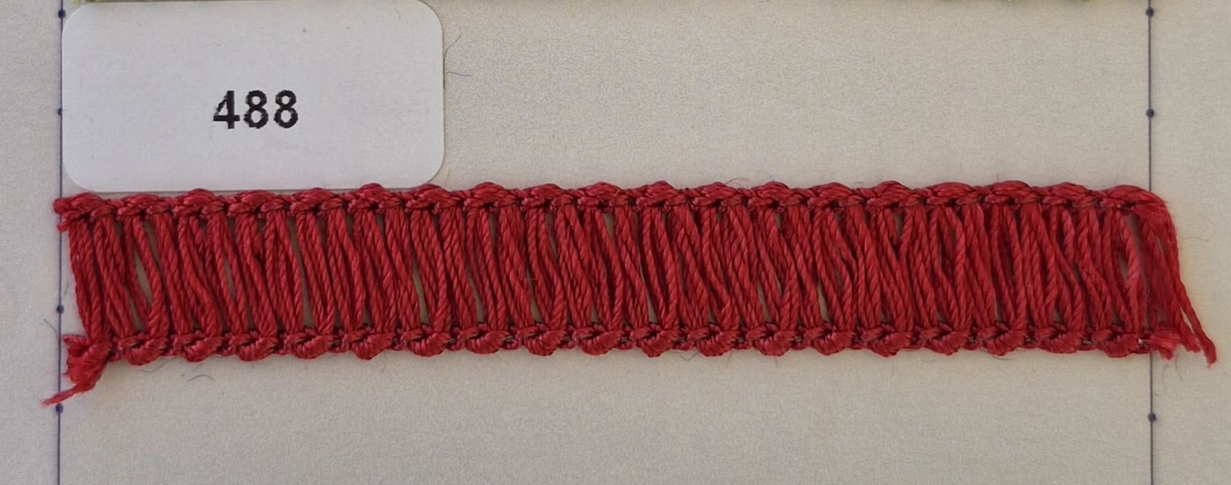 IB0488 Madeja de seda burdeos