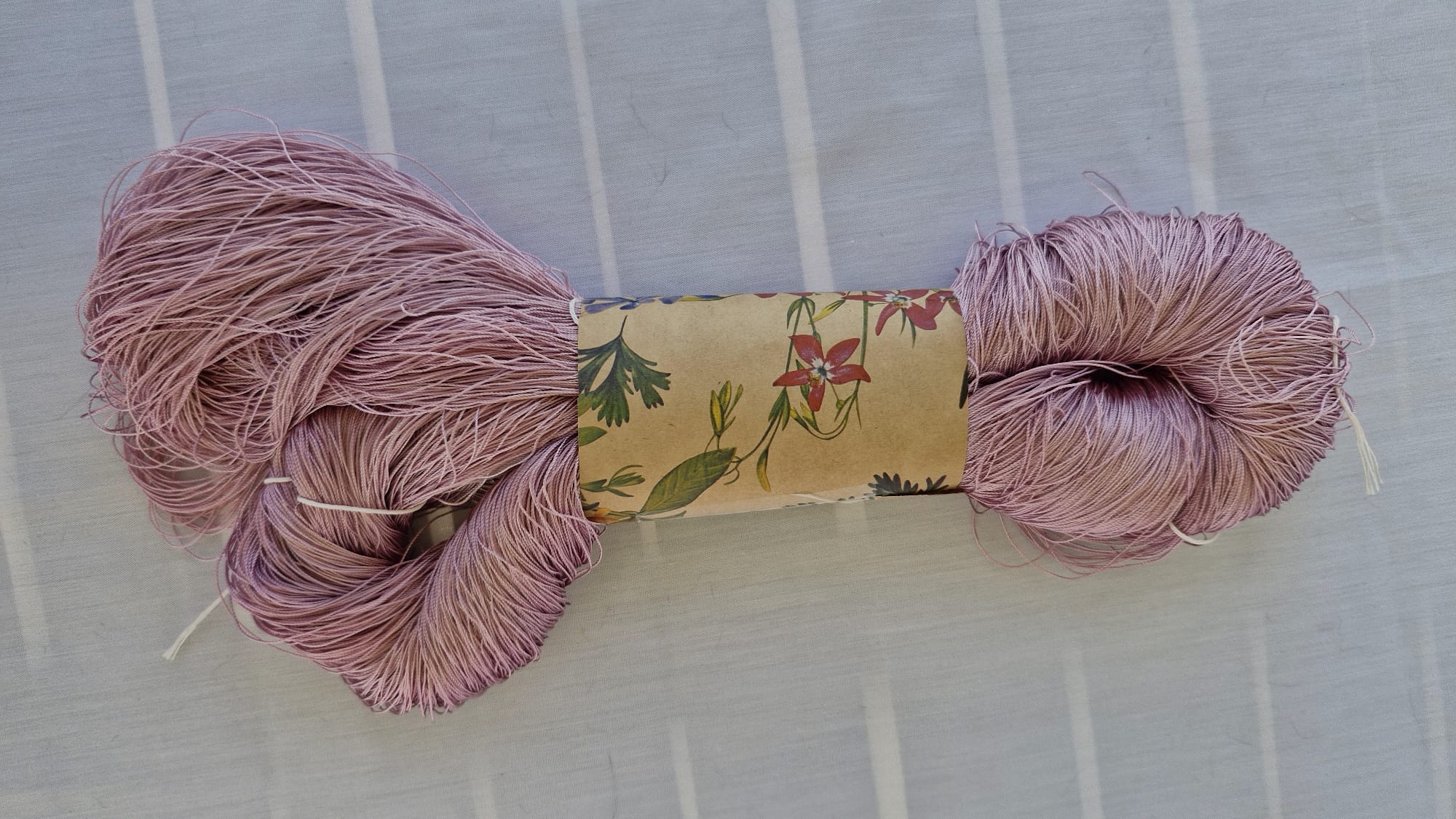 V0003 Madeja de seda malva