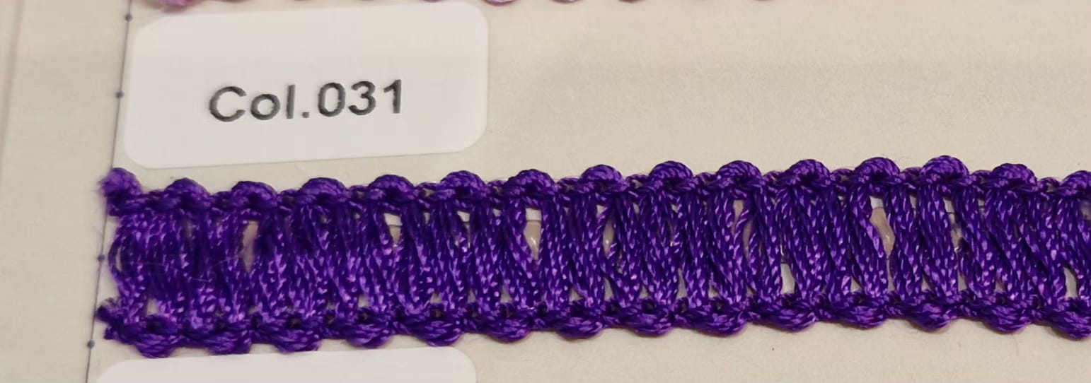 IB0031 Madeja de seda morado pasión