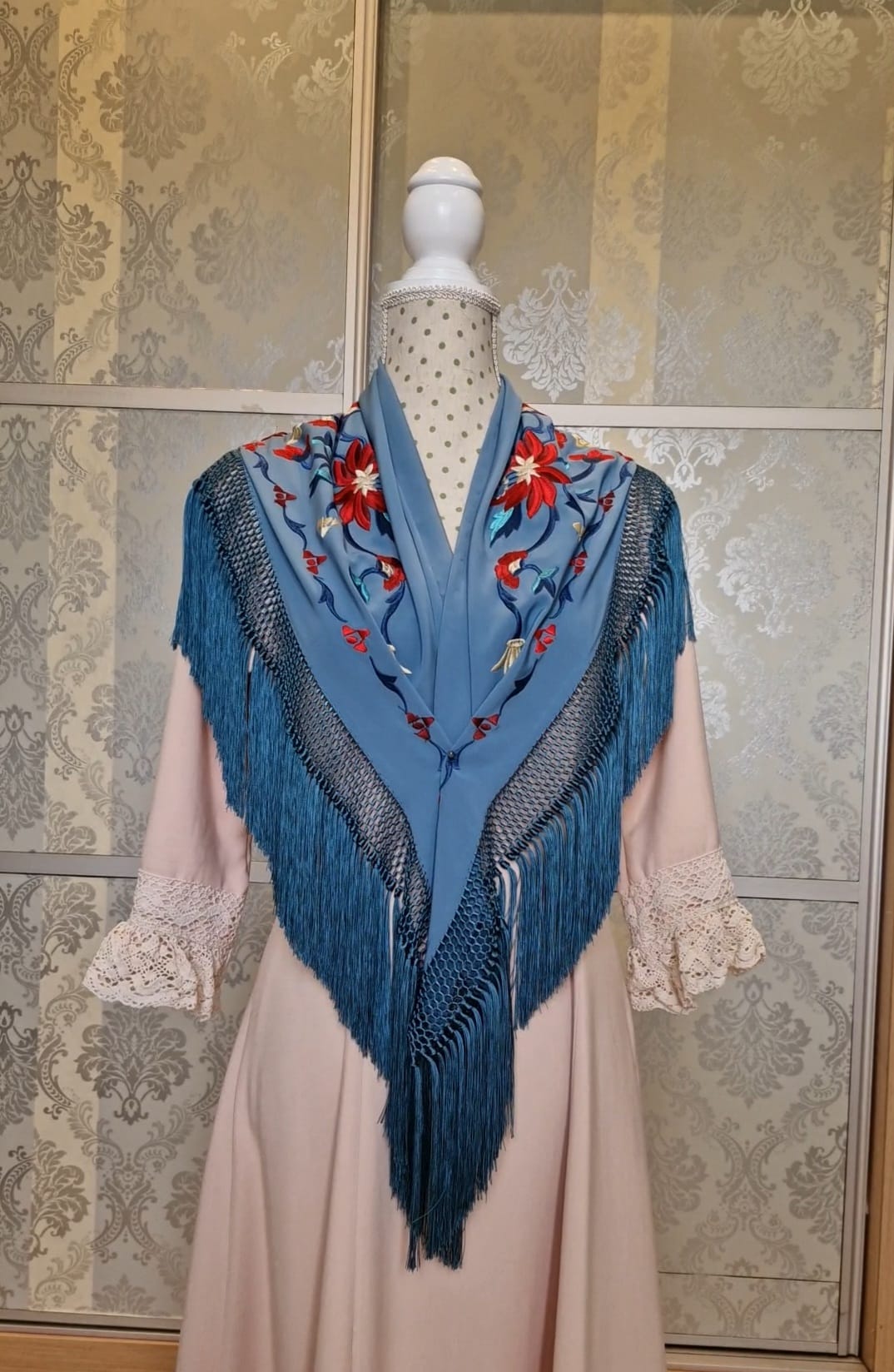 Mantoncillo celeste empolvado