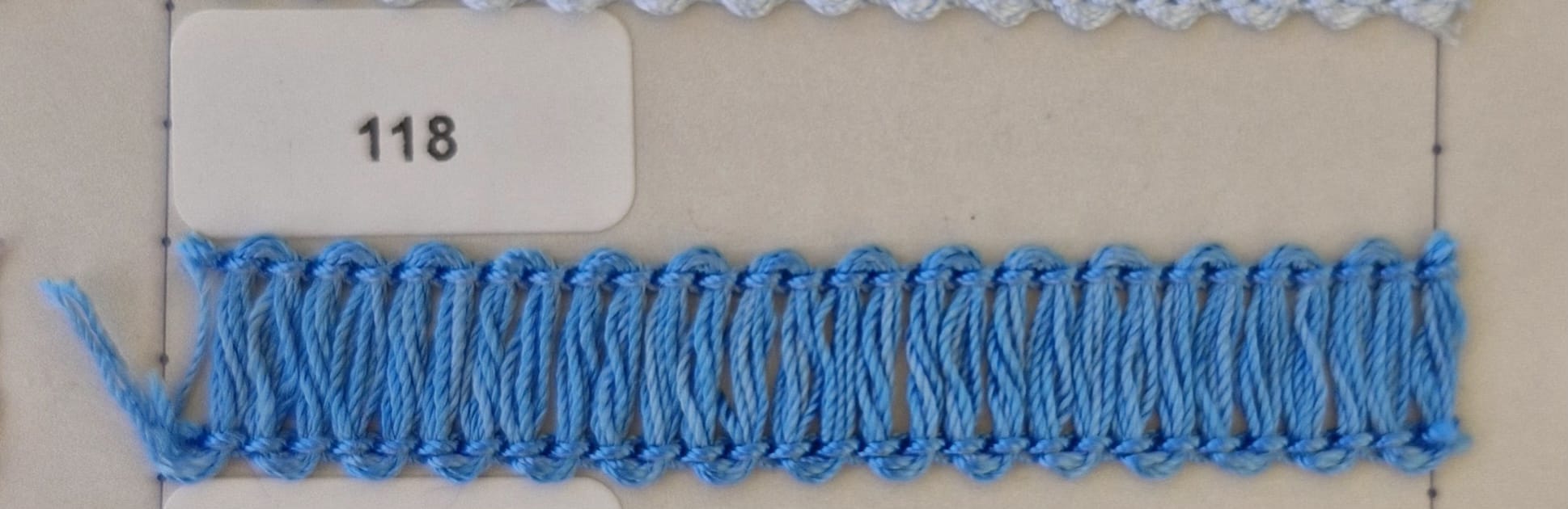 IB0118 Madeja de seda azul