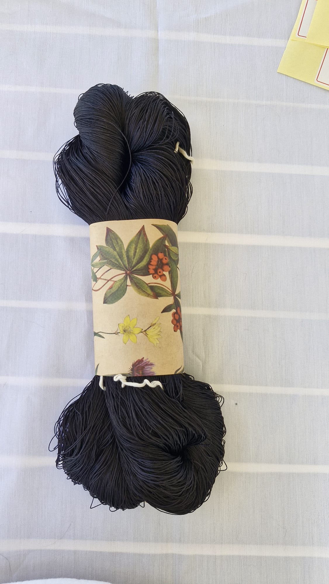 IB0008 Madeja de seda negra