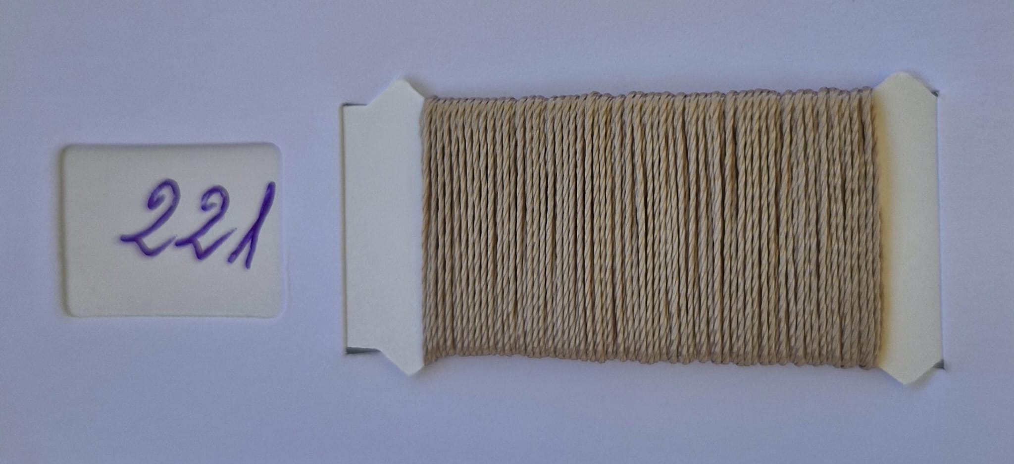 F0221 Madeja de seda camel