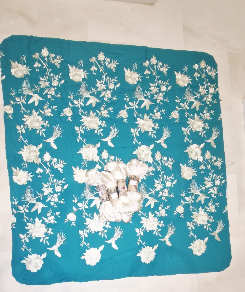 Kit Mantón cuadrado mas seda