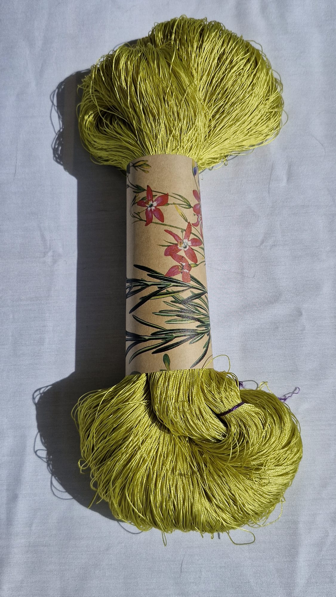 V0002 Madeja de seda lima