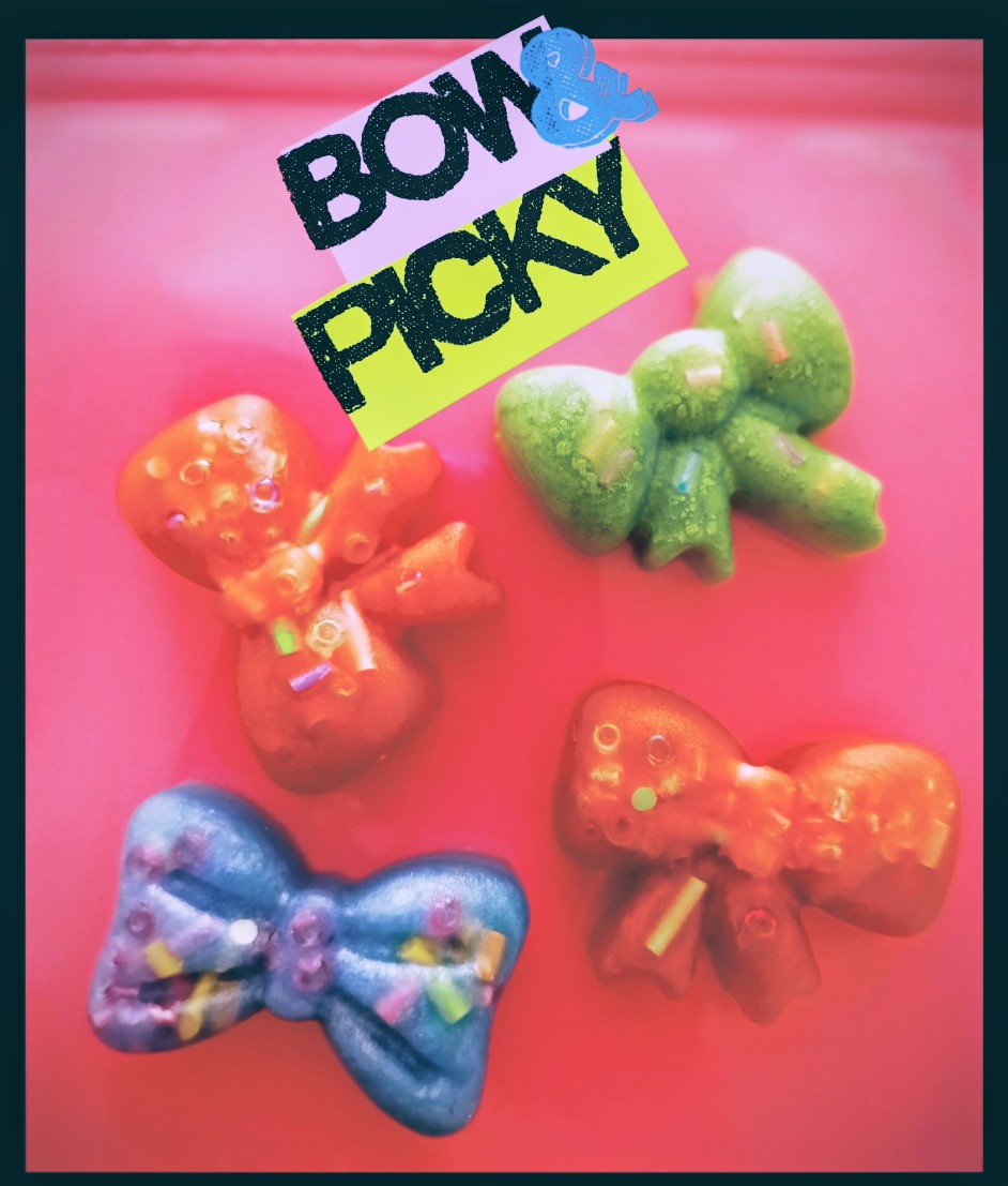 Colorful Bow Shaped Pickys