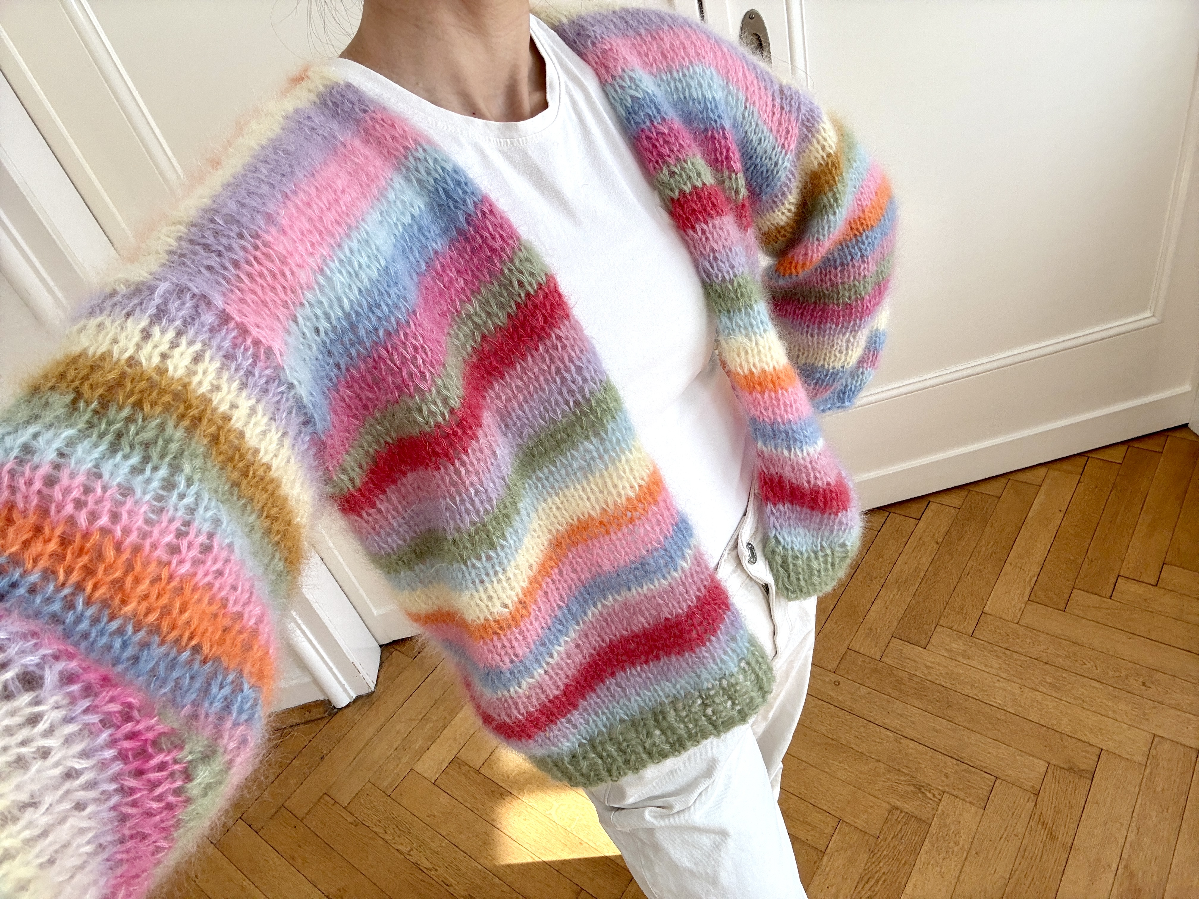 Handgestrickte Cardigan aus Mohair und Seide, bunte Streifen, Einzelstück, Onesize