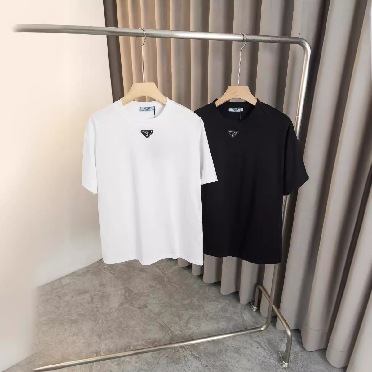 Summer New P Small Label Inverted Triangle T-shirt Fashion Trend Men's And Women's Casual Loose Short Sleeve