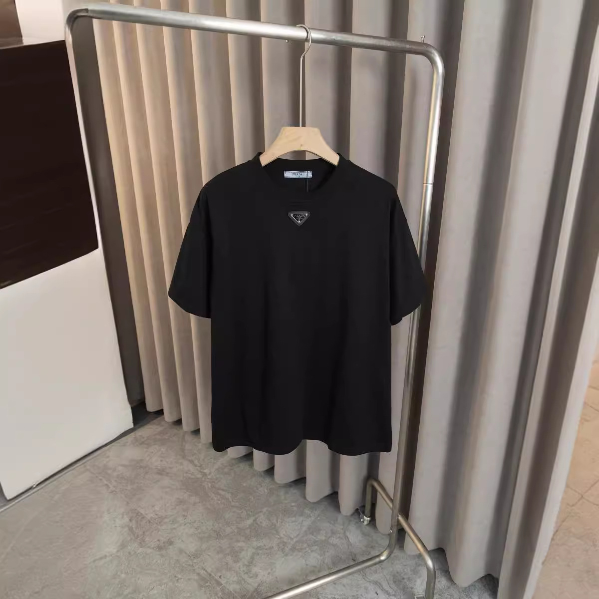 Summer New P Small Label Inverted Triangle T-shirt Fashion Trend Men's And Women's Casual Loose Short Sleeve