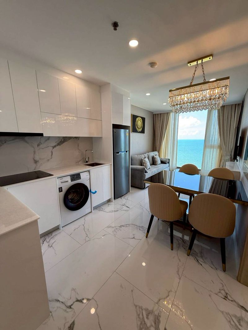 Eladó Két Szobás Luxus Ingatlan | Copacabana Beach Jomtien