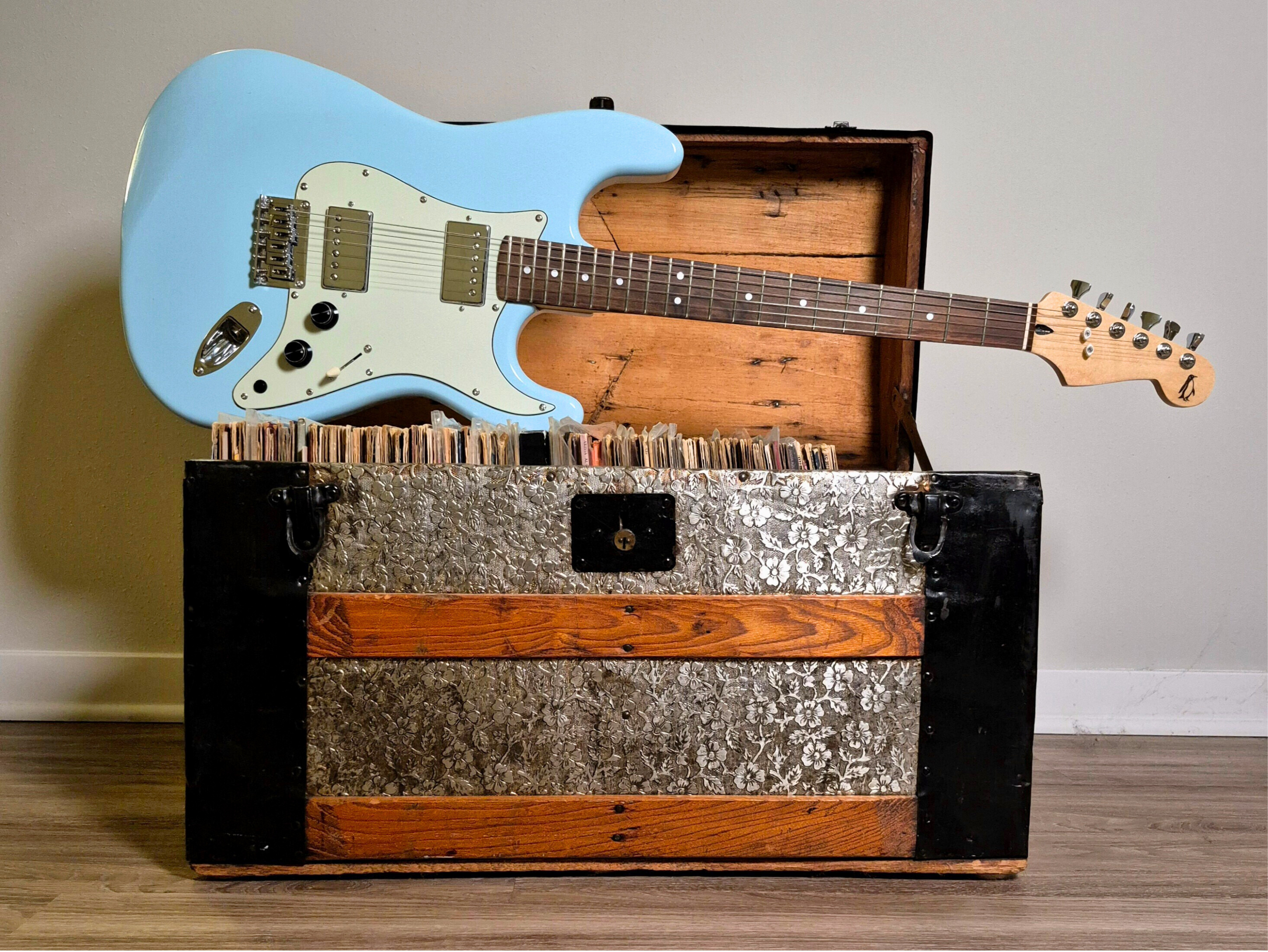 PG6 - Penguin Guitar Co - KPSS2