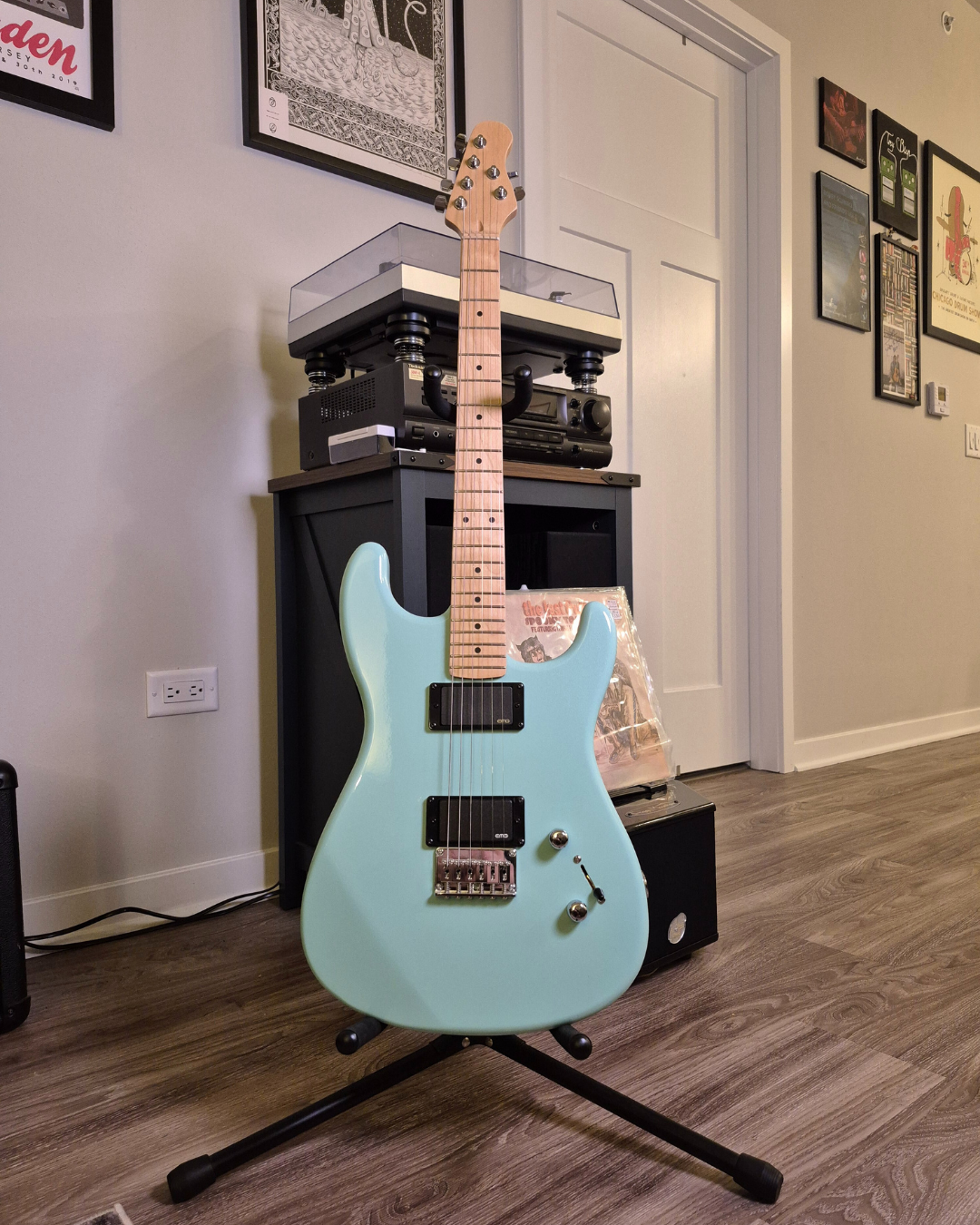 PG4 - Penguin Guitar Co. - "Angry Surfer"