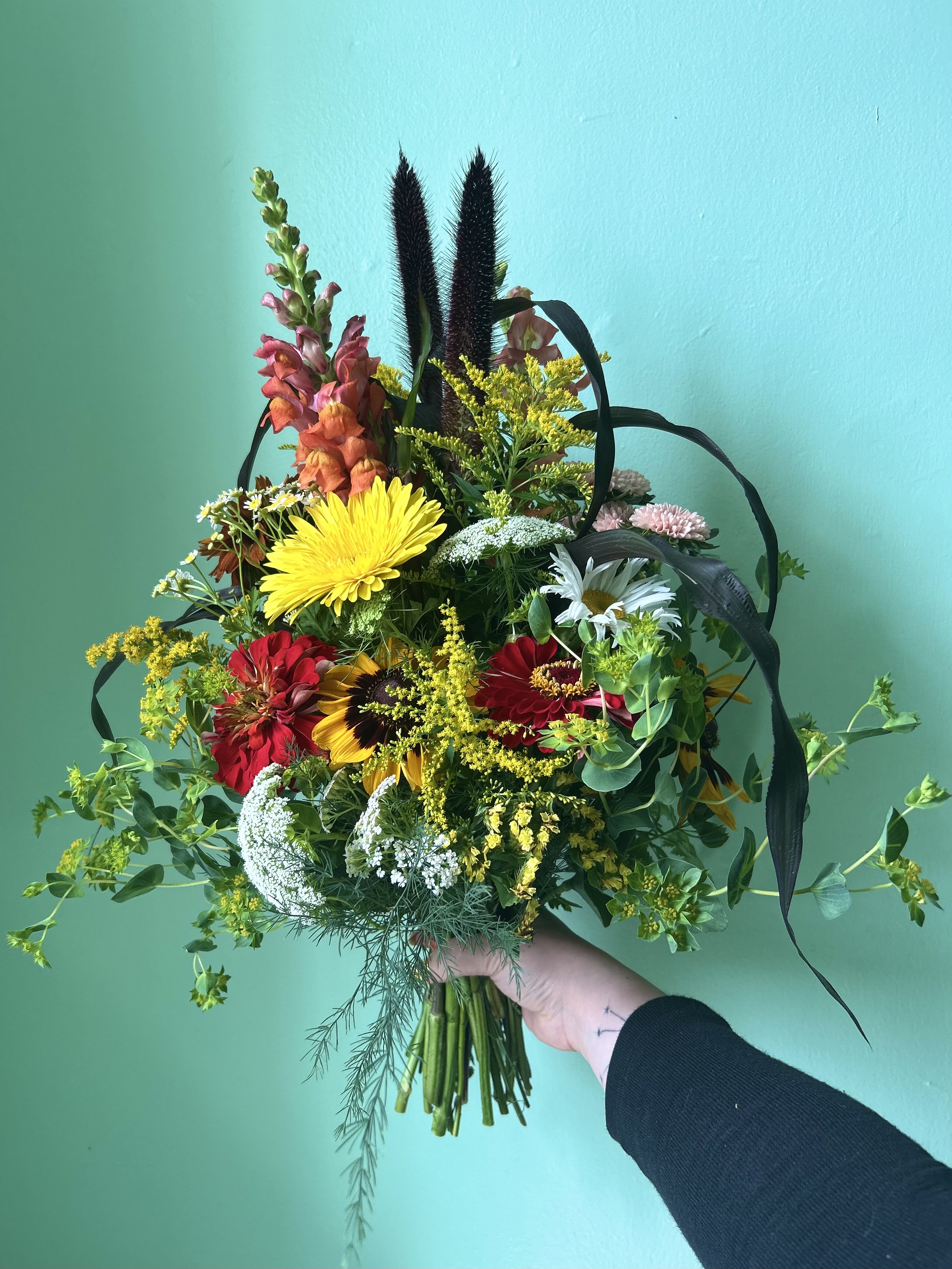 The Farmhouse Bouquet - Table Topper *SPECIFY PICKUP DATE