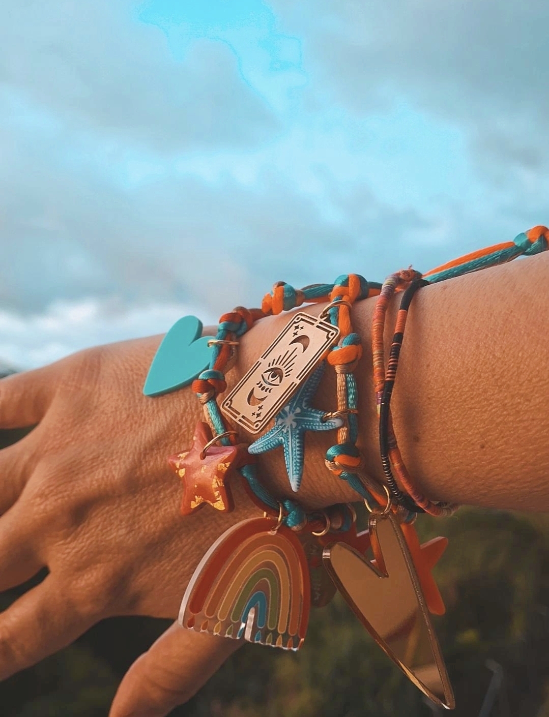 Pulsera de charms colorida♥︎