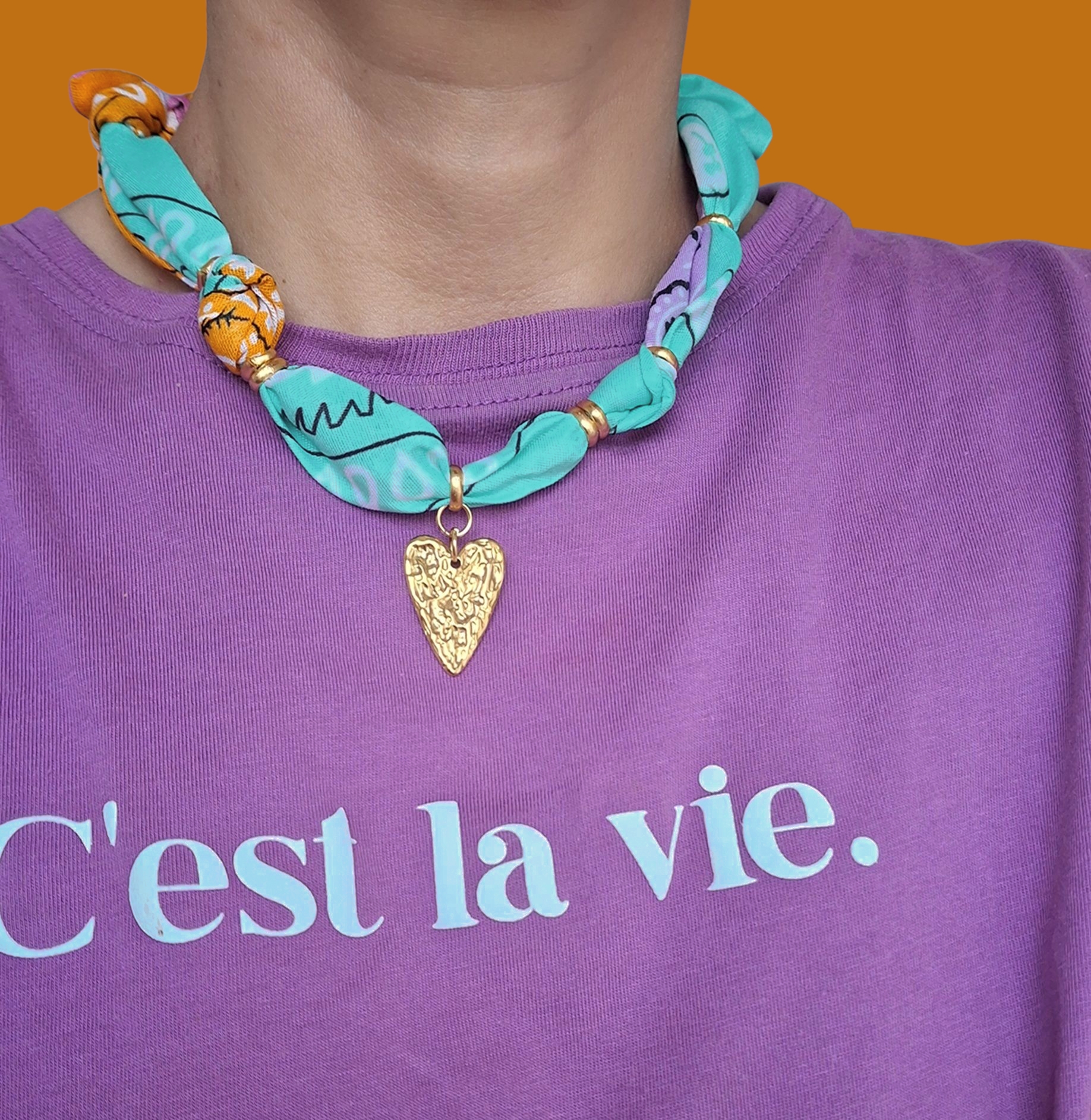 Collar bohemio con dije de corazón