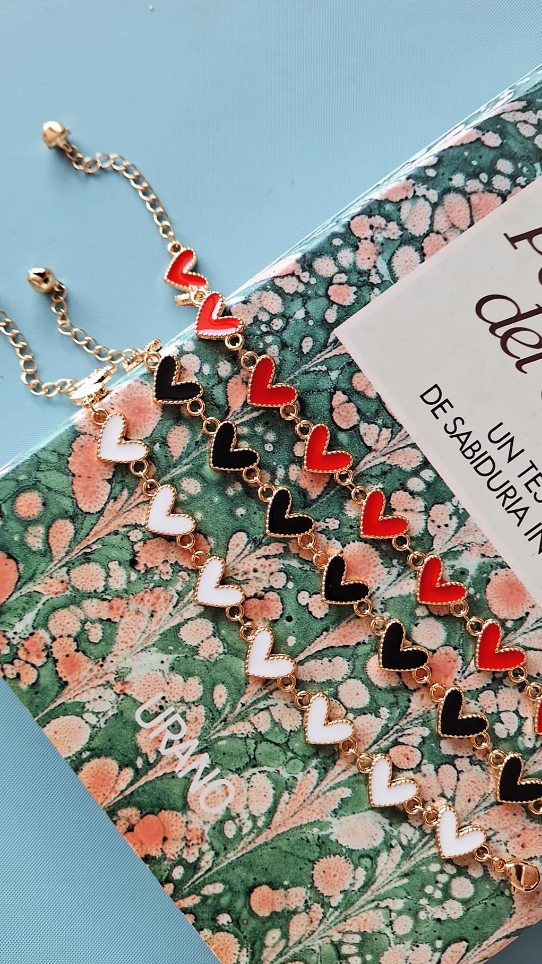Pulsera de corazones