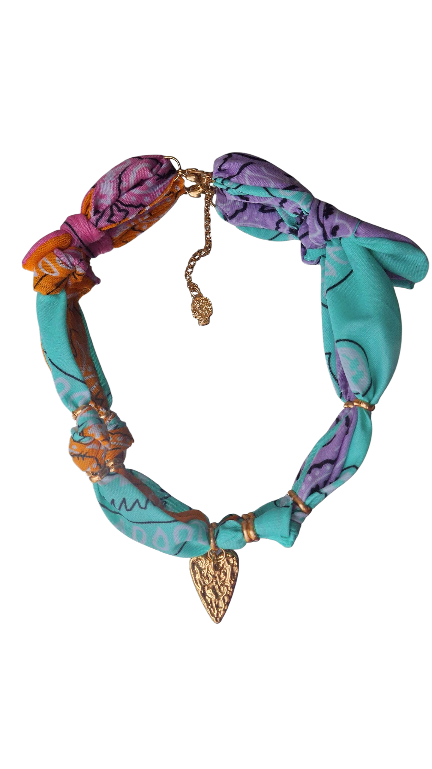 Collar bohemio con dije de corazón