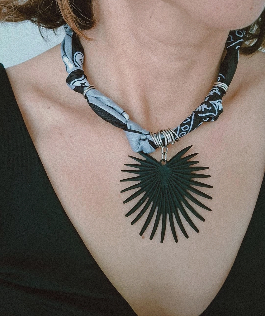 Collares tela gris y negro★