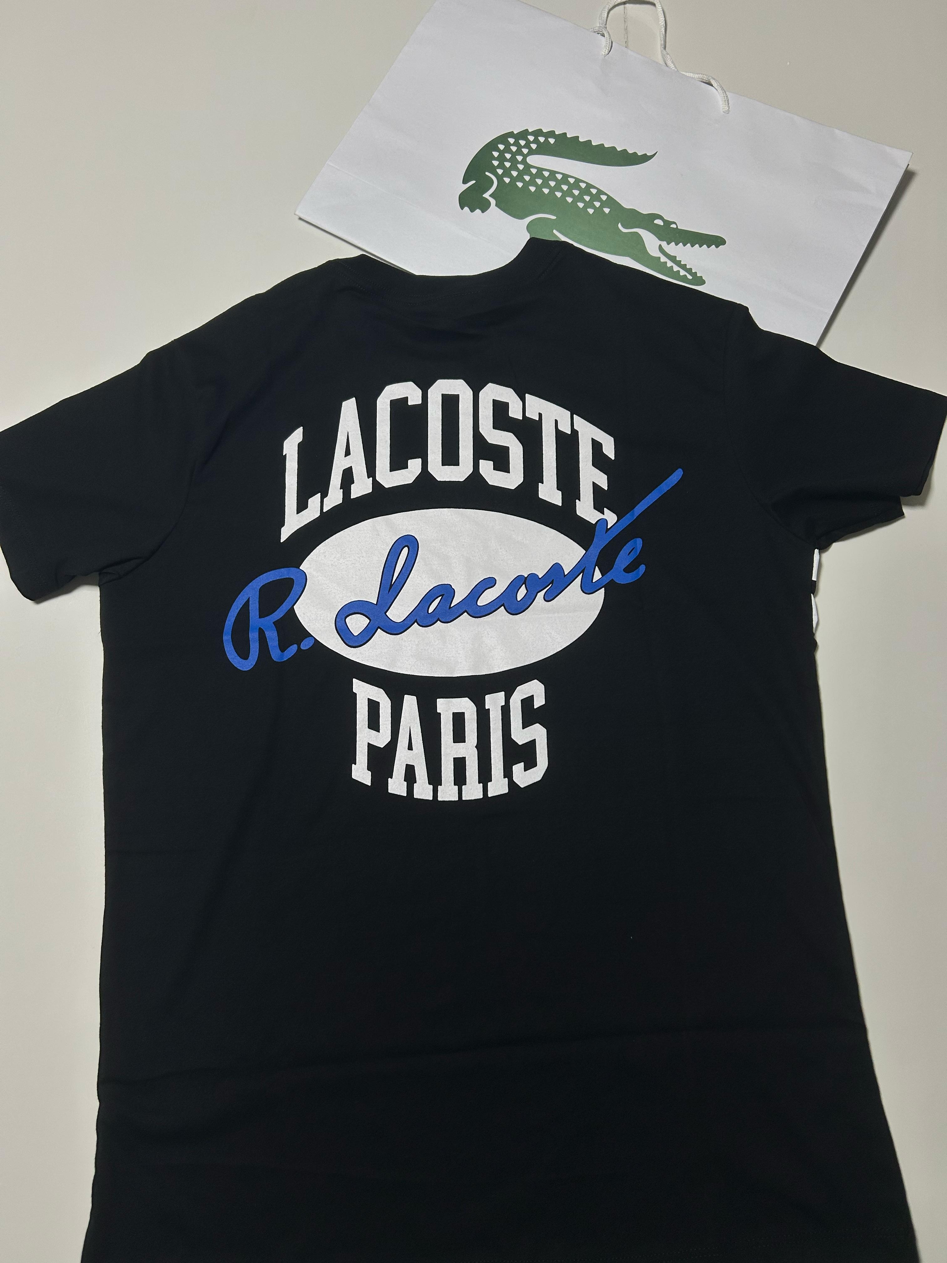 Camisa modelo R. Lacoste