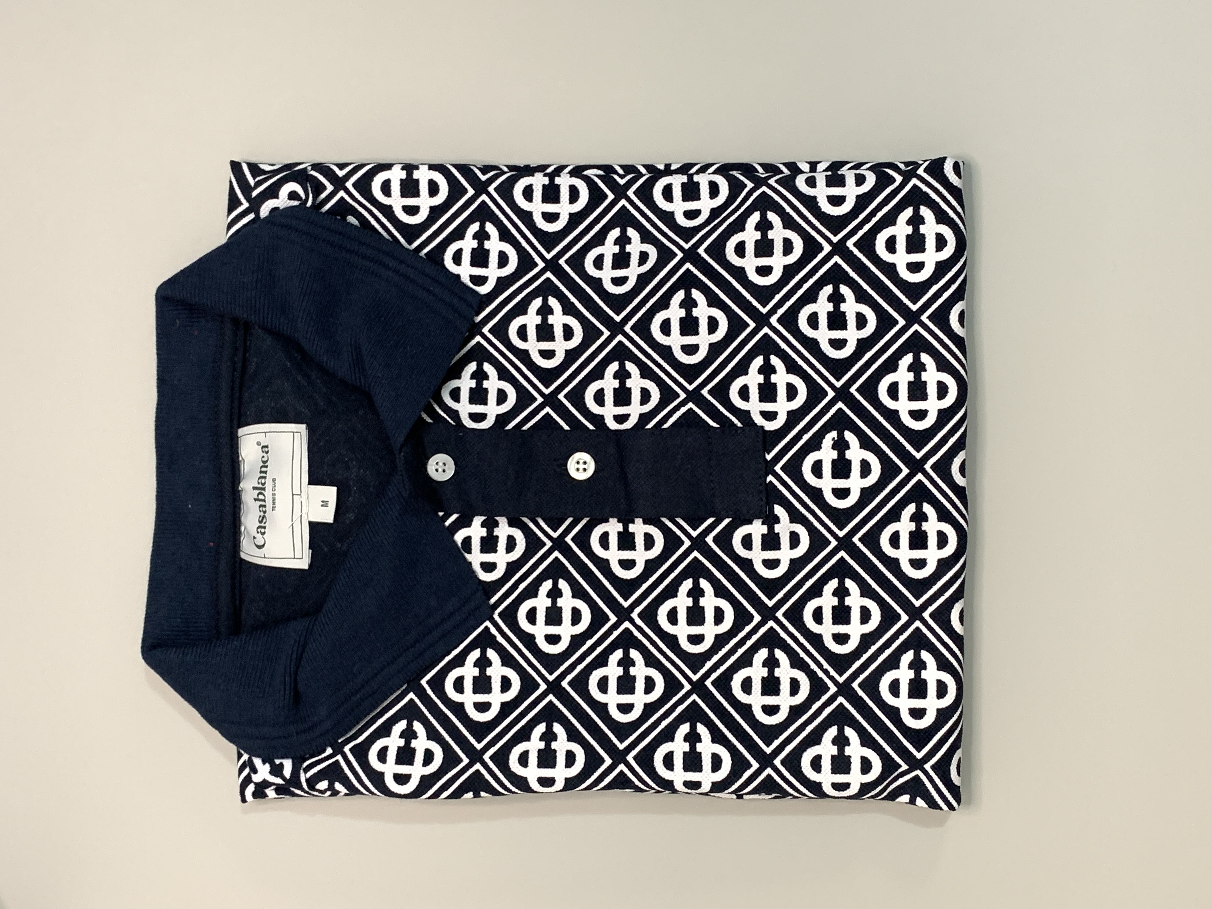 Polo monograma, casablanca 