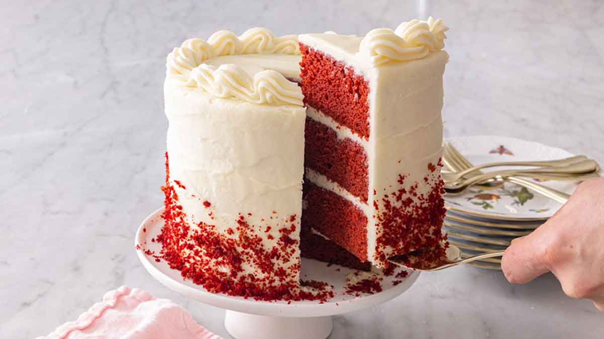 Red Velvet Cheese Frosting Cake