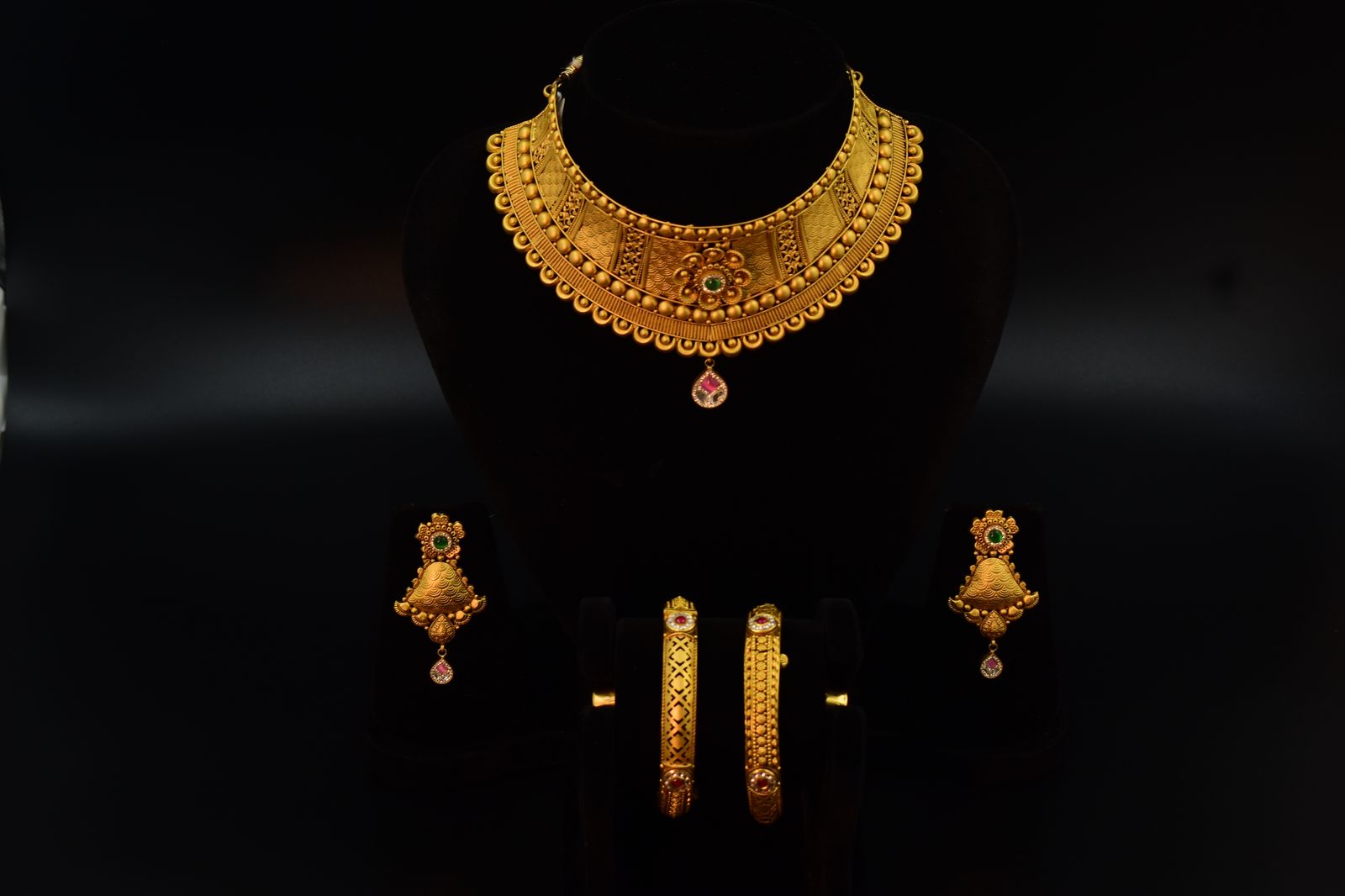 Gold Jewelry Set