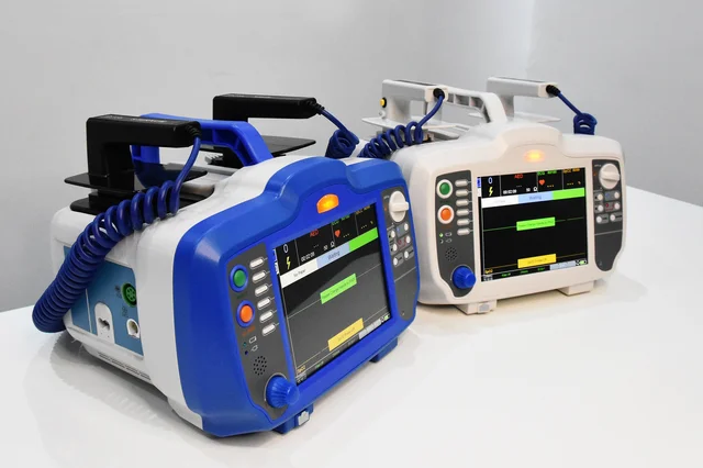 DM7000 Emergency Biphasic Defibrillator Monitor  Hospital Monitor