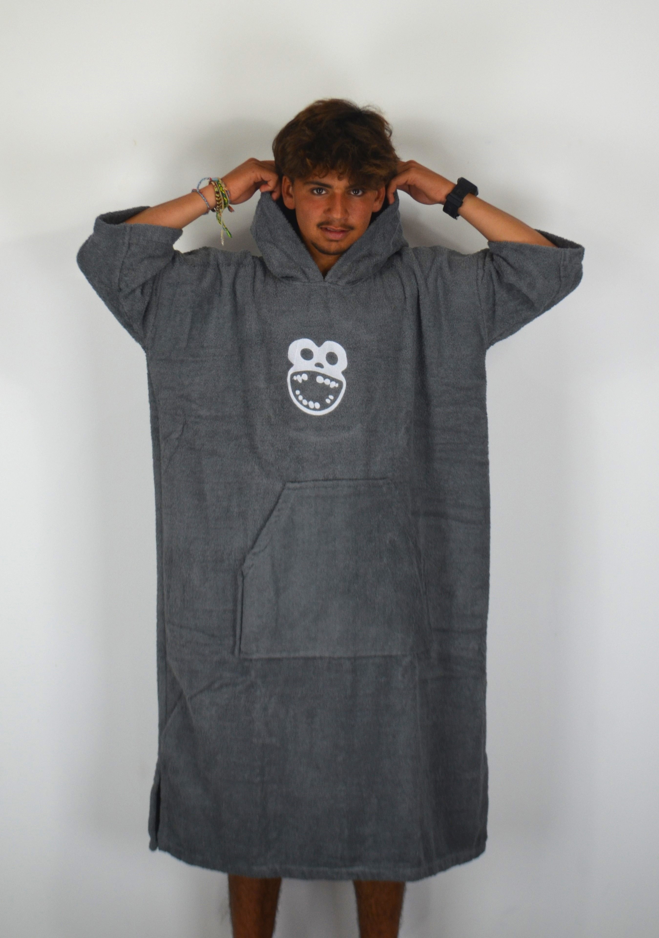 GREY PONCHO