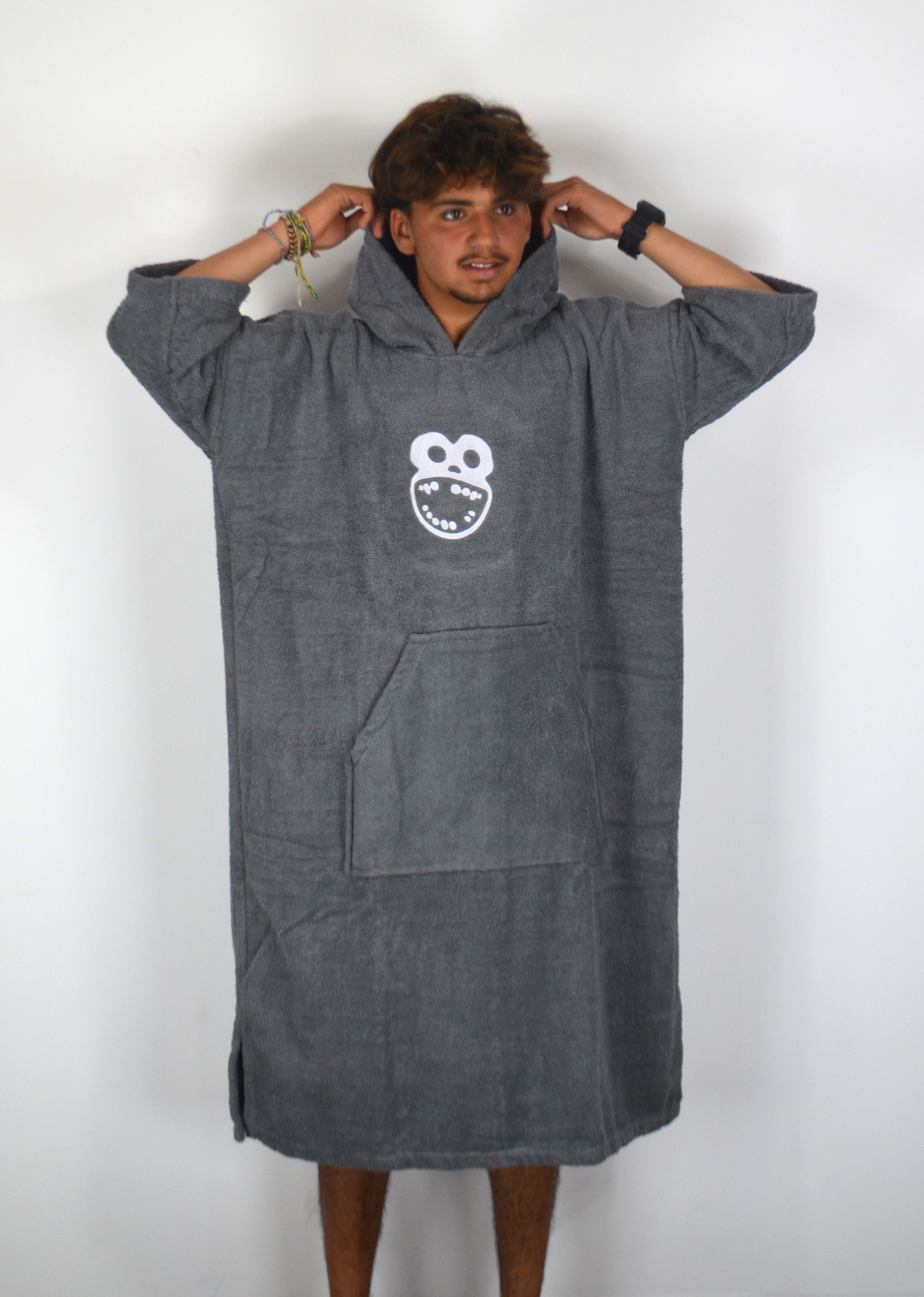 GREY PONCHO